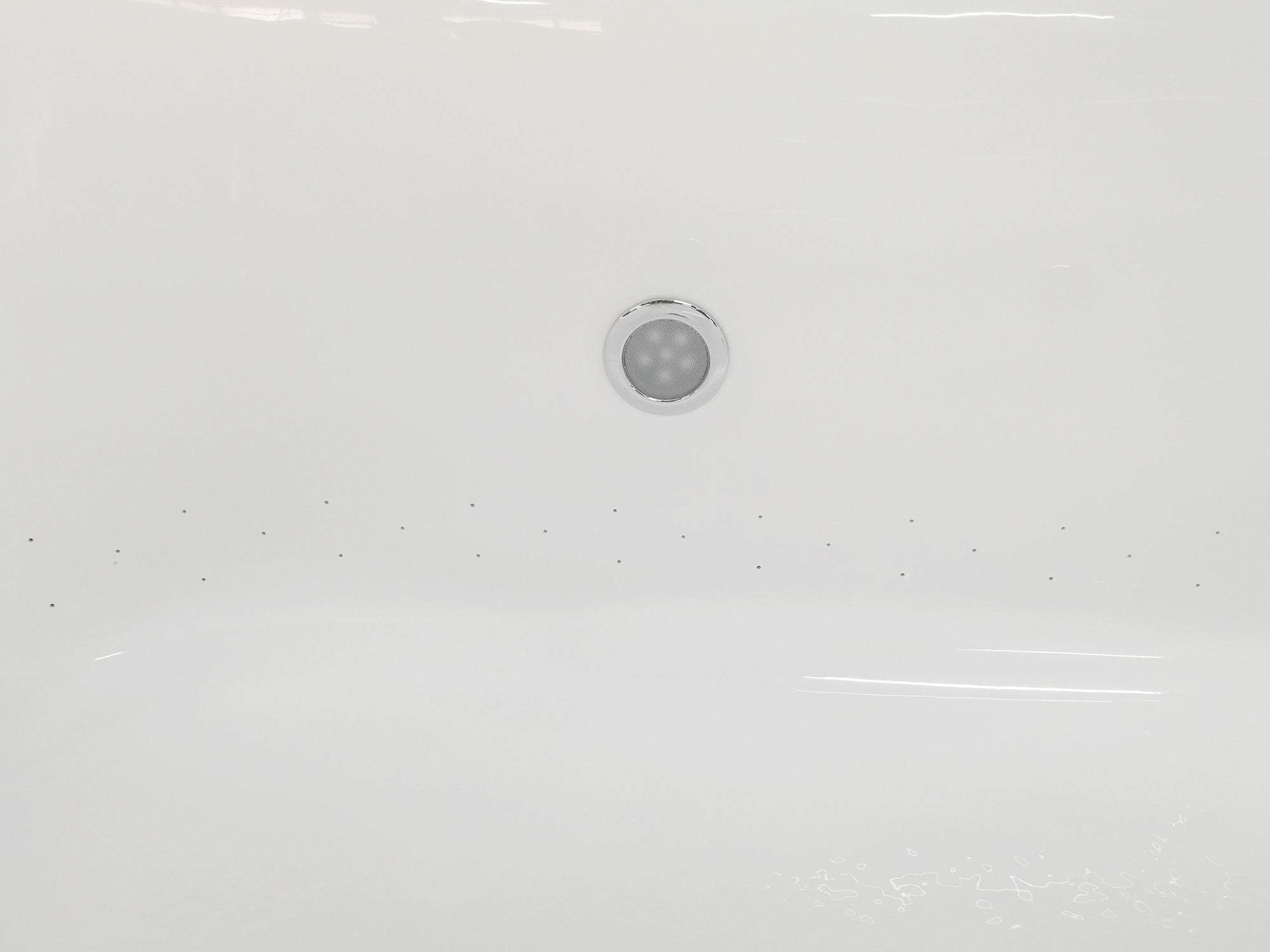 6 Foot White Free Standing Air Bubble Bathtub